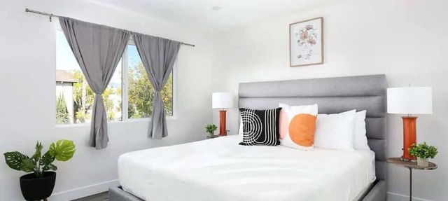 Luxury 3BR Condo Near Americana and Galleria
