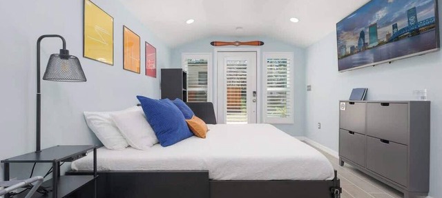Blue Palm Cottage | Team Joseph Ellen