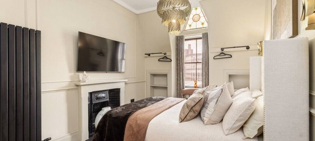 Sleeping under the Castle - 6 Guests