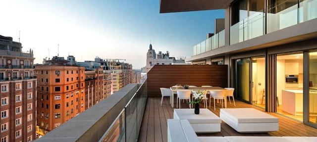 Suite Apartments - Skyline Madrid by City Center!