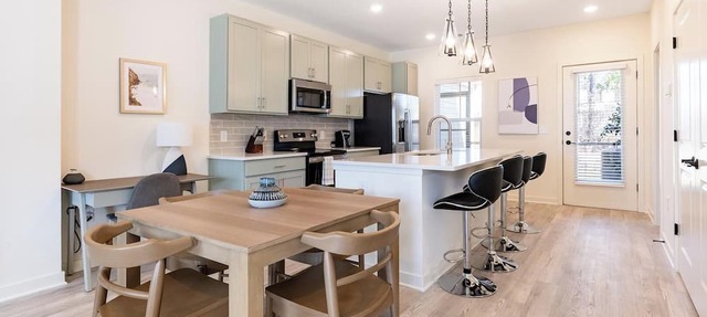 Landing | Stylish 2BD, Yoga Studio, Gym