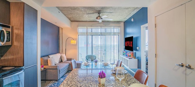 CDT 1BD Apt by ASU | Pool, Gym, Parking, Balcony
