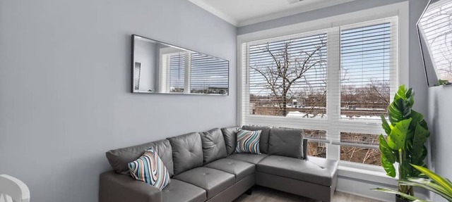 Luxury Penthouse Unit+ Rooftop+ Private Parking+3BD