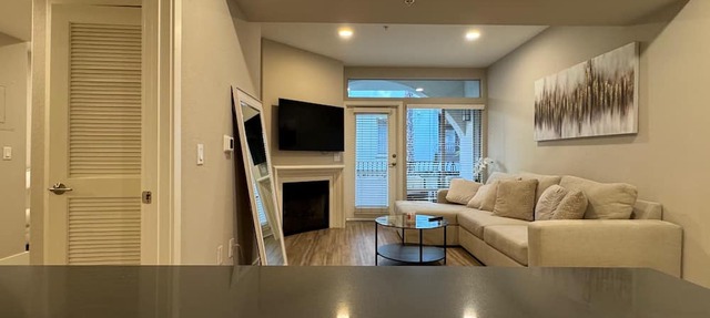 Modern 2BD Next to The Grove