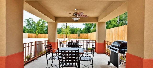 2 Modern Studios w/Free Breakfast & Wi-Fi Near LSU, Zoo & Downtown Baton Rouge