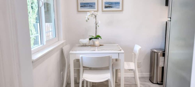 Uptown Whittier Modern Comfort 1-BR, Nearby Disneyland, Knotts Berry
