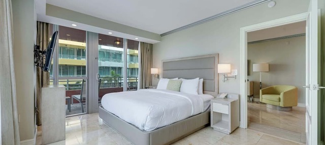 Oceanfront Retreat- South Beach, Pool, Amenities