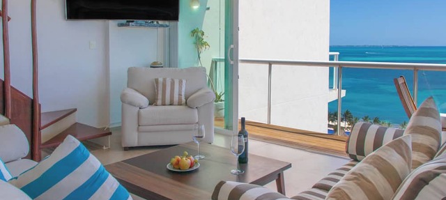 3-bedroom condo in marvelous Cancún with AC
