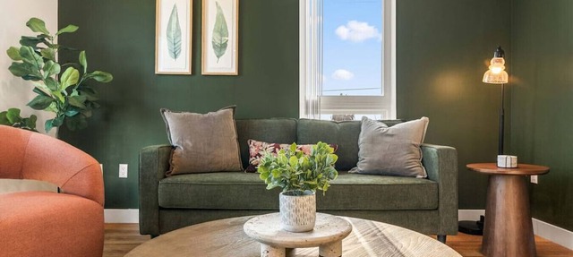 Light-Filled Home in K-Town | Parking, Gym & Views