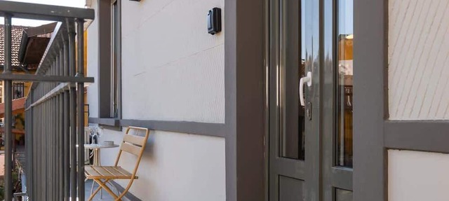 Peace and comfort just steps away from the M1 Metro.