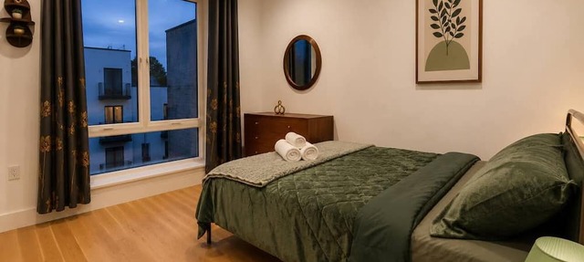 Mixed Modern Hideaway: Cozy 1BR & Balcony