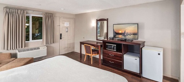 King Bed | Renton WA
