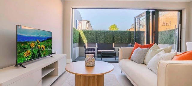 Wimbledon 2BR | Indoor-Outdoor Living & Patio