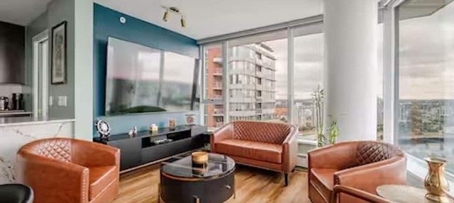 2BR Condo | AC | Near SkyTrain I Arena I Stadium
