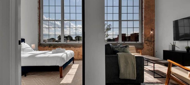 Bright, Cozy Loft | Pool | Gym | Great location!