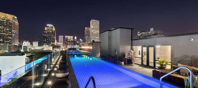 2BR/2BA Downtown Hotel Rooftop Pool