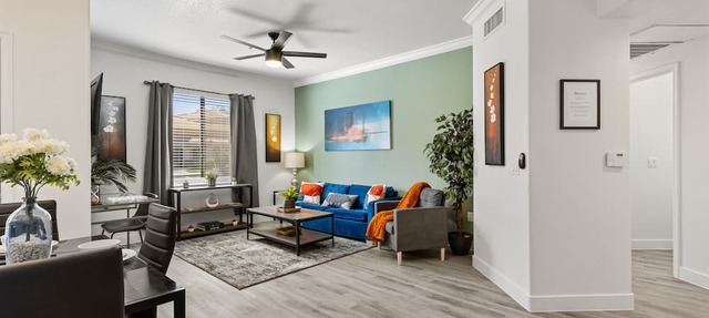 Pool, Gym & King Beds | Relaxing ASU Stay