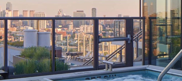 Prime Lincoln Park Views + Modern Amenities Await