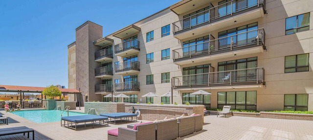 DT PHX Apt | Balcony, W/D Gym, Pool & Parking