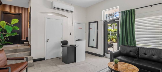 Cozy SoBe Studio | Free Parking & More