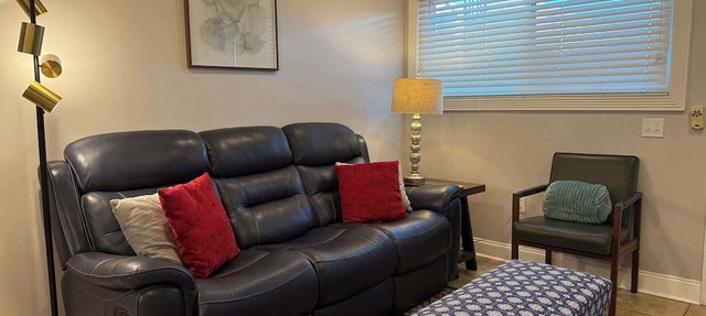 Gated | 5 min to Stadium | WD | Granite kit | Pool