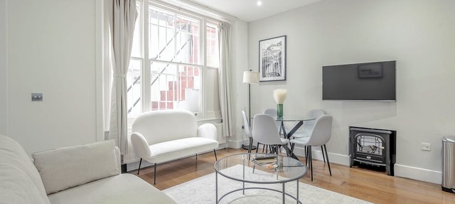 Private Notting Hill Garden Flat with Patio