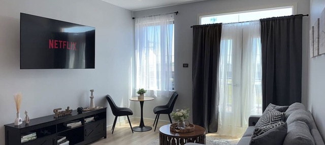 Luxury apartment in the heart of Philadelphia. 5 mins from restaurants and bars!