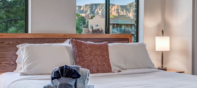 Sedona Trailhead Suites D – Modern Condo with Direct Trail Access & Stunning Views