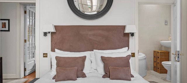 South Kensington: Stunning 2 Bed Garden Sq