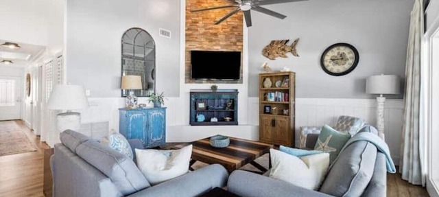 Stylish Gulf-Front Retreat, Pet Friendly, Pool