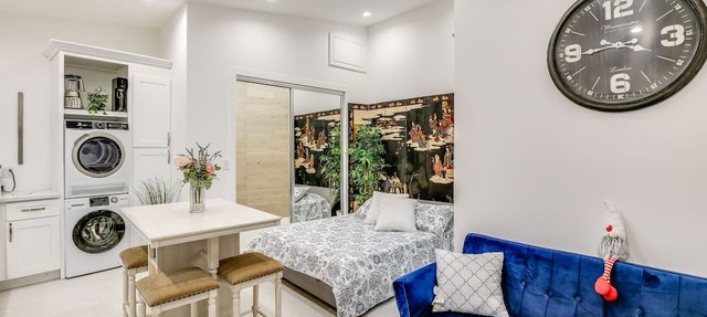 9 Mi to Dodger Stadium! East LA Studio w/Patio