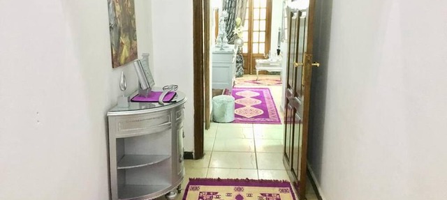 One bedroom apartment city views local to Airport