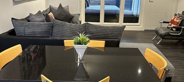 Cosy Flat in Sutton with Parking free