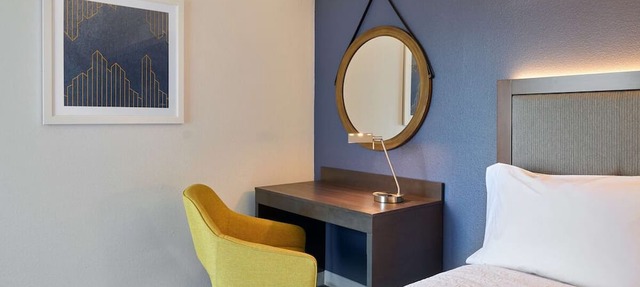 Chic Downtown Retreat Near Convention Center & Attractions! Free Breakfast