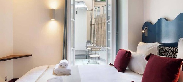 A Lavish 3-BR/3BA with Services in Saint-Germain
