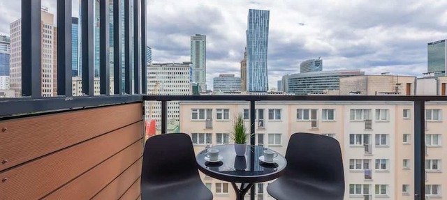 Bright Apartment in the Center | Parking | Balcony with a View