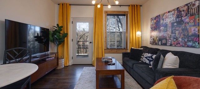 Historic Midtown Loft · Pool · Walk to Vandy
