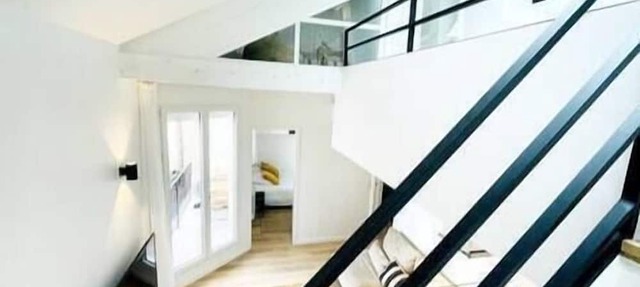 Duplex Loft industriel, Puces de St Ouen, Quiet