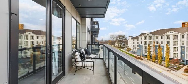 Luxury Condo with Huge Patio, near Vanderbilt & Downtown