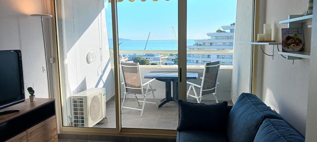 Confortable Marina Baie des Anges Studio with beautifull view