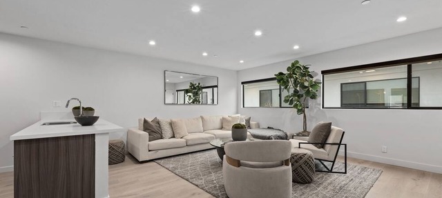 Heart of West Hollywood Stunner w/gym and co-working space