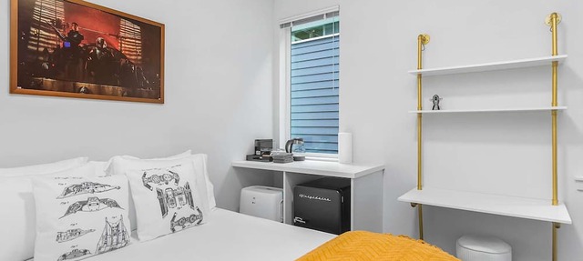 Bobba Fett's Carbonite Suite