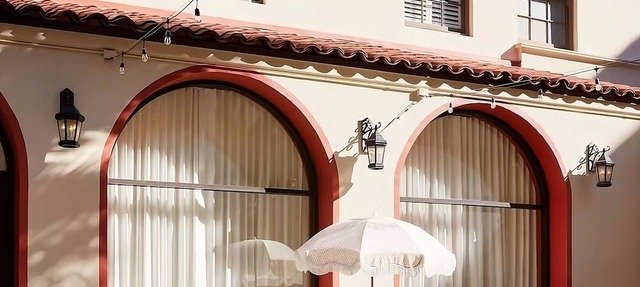 Classic Room at Pasadena Hotel & Pool! Pets Allowed, Pool Onsite!