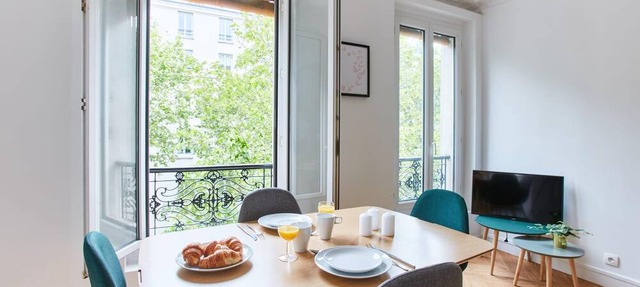 Spacious 1BR next to Montmartre