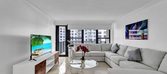 Cozy Ocean View Condo with beach service 1015