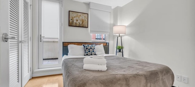 Furnished 2BR Apartment in Penn Quarter, DC by RedAwning