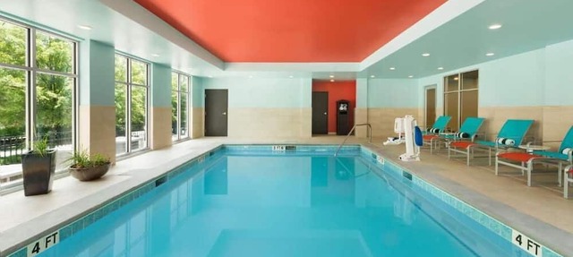 The Best of Atlanta! Pool, Gym Access & Free Hot Breakfast Included
