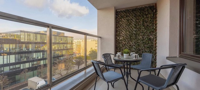 Cozy Apartment in Mokotow | Parking and Balcony