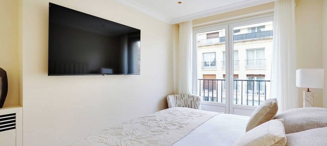 Luxurious apartment - 2BR- 6P Eiffel Tower view