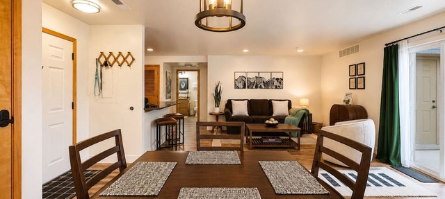 New Listing-Edelweiss Escape-In Town, Pool, Hot Tub